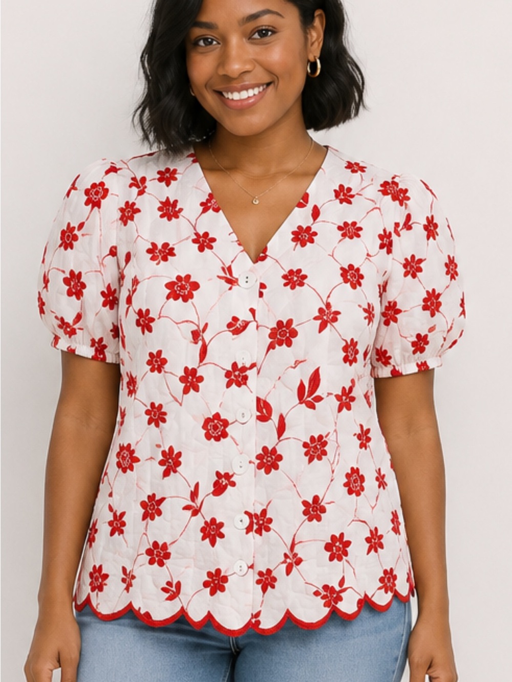 Solitaire White Red Floral Embroidered Quilted Blouse Scalloped Hem Size Small